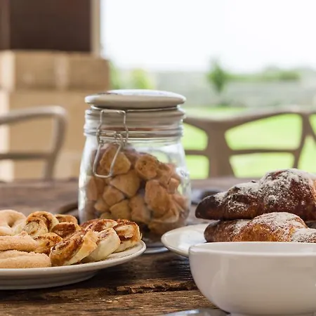 Masseria La Gresca Bed & Breakfast 3*