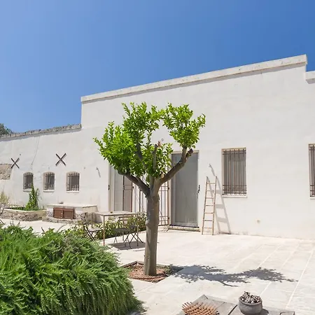 Masseria La Gresca Bed & Breakfast 3*