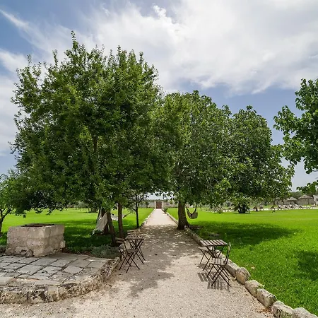 Masseria La Gresca Bed & Breakfast 3*