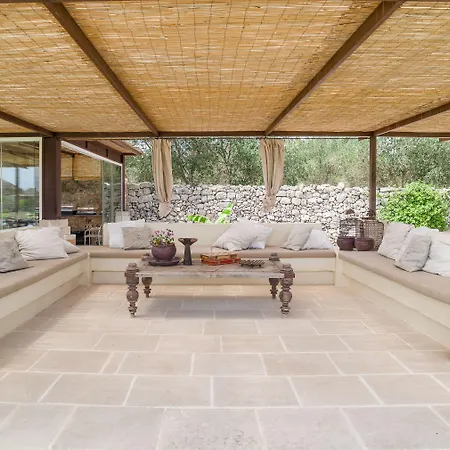 Masseria La Gresca Bed & Breakfast 3*